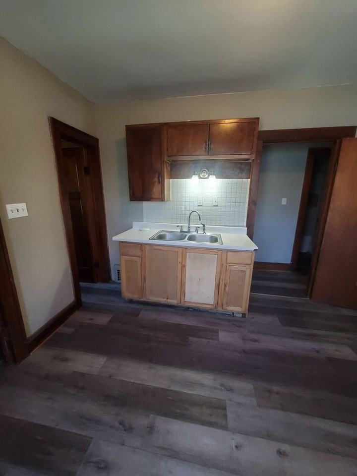 2480 W Keefe Ave - Photo 5 of 14