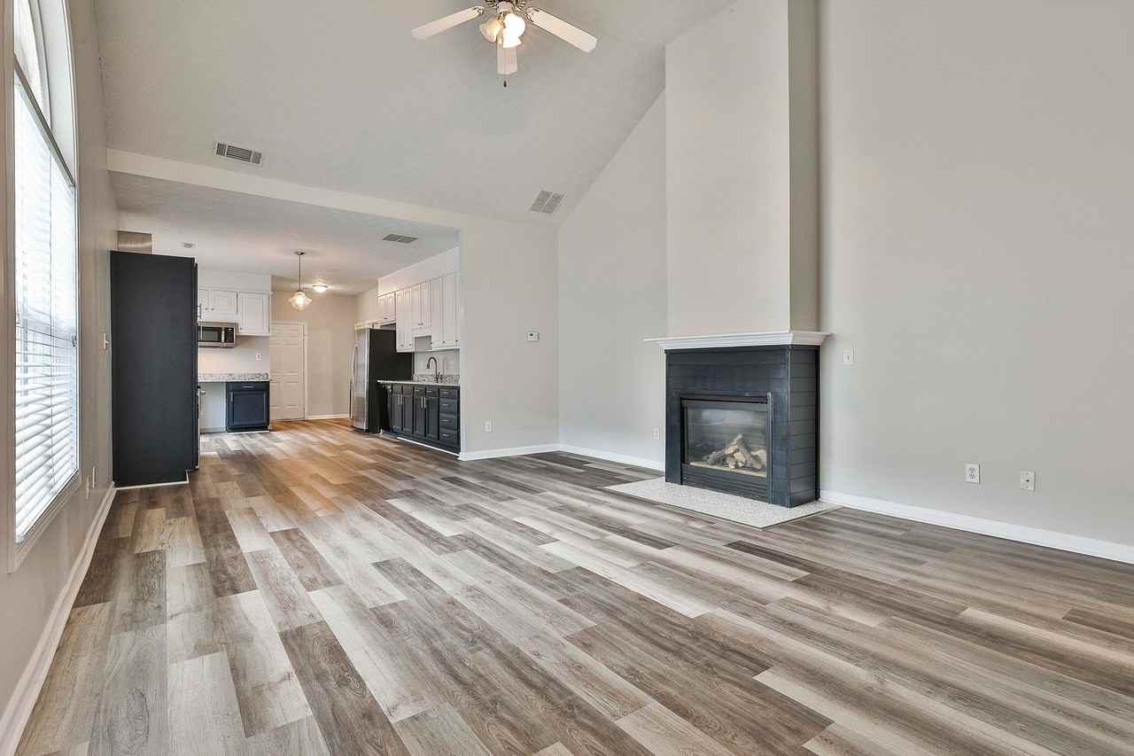 440 Autumn Glen Cir - Photo 4 of 19