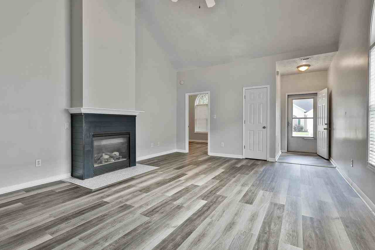 440 Autumn Glen Cir - Photo 5 of 19