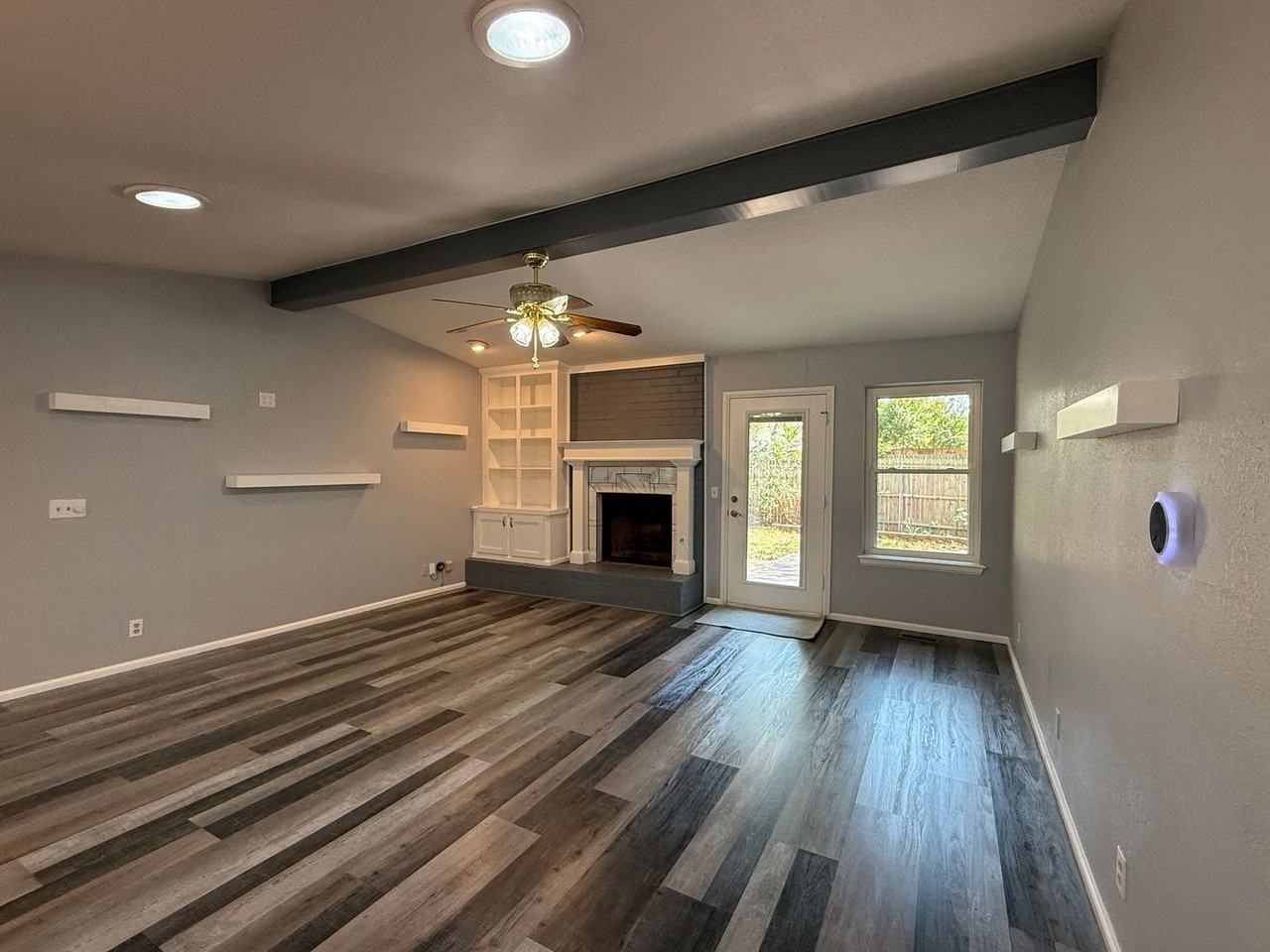 2103 Park Pl - Photo 2 of 19