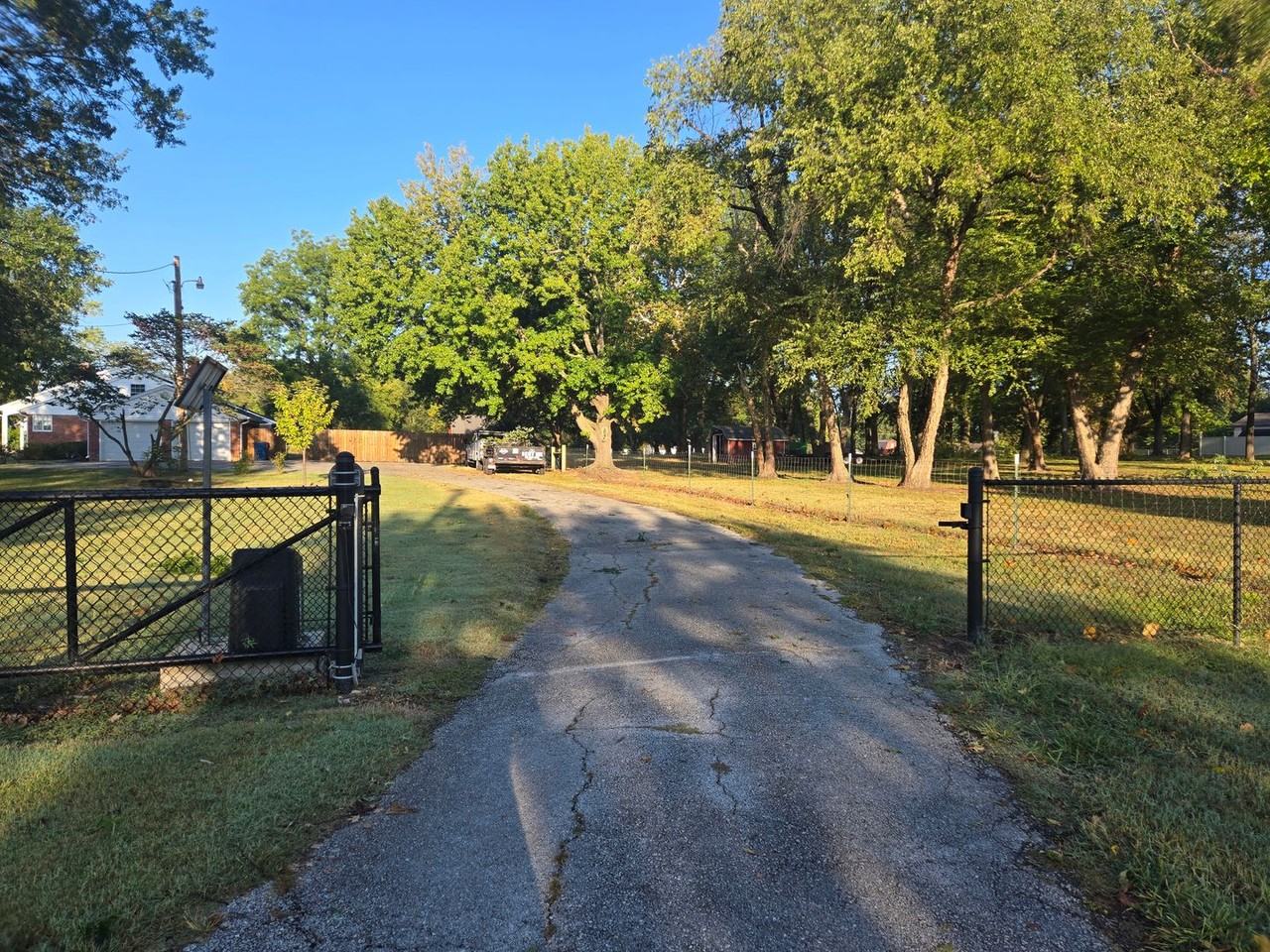 408 E 6th St - Photo 2 of 17