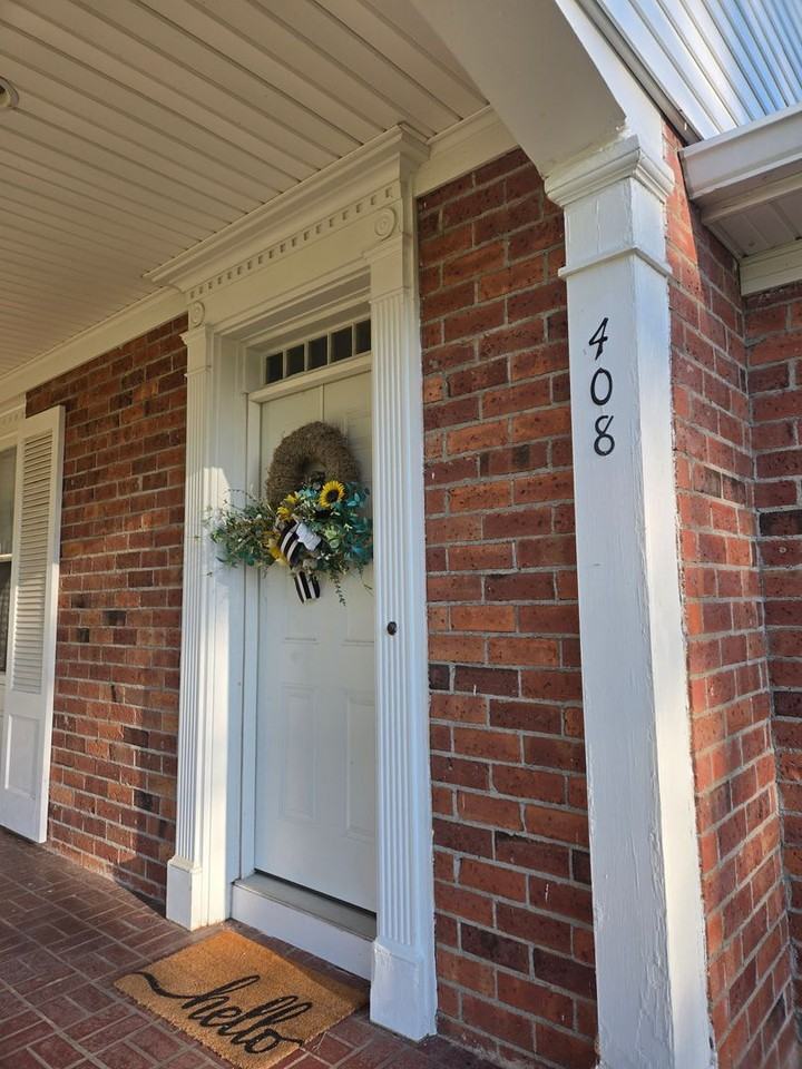 408 E 6th St - Photo 3 of 17