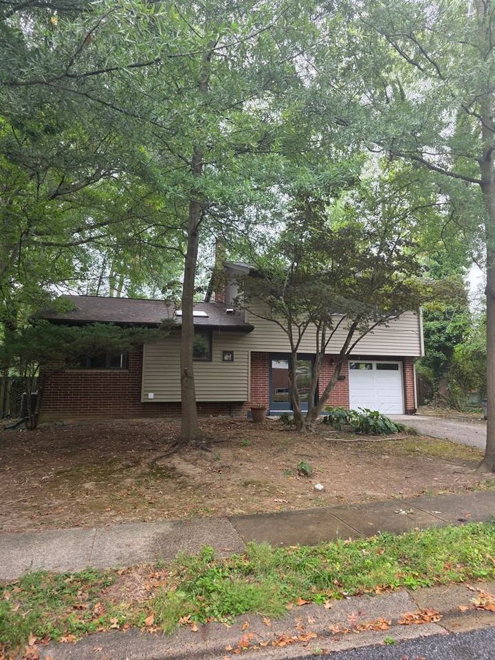 305 Radcliffe Dr - Photo 2 of 50