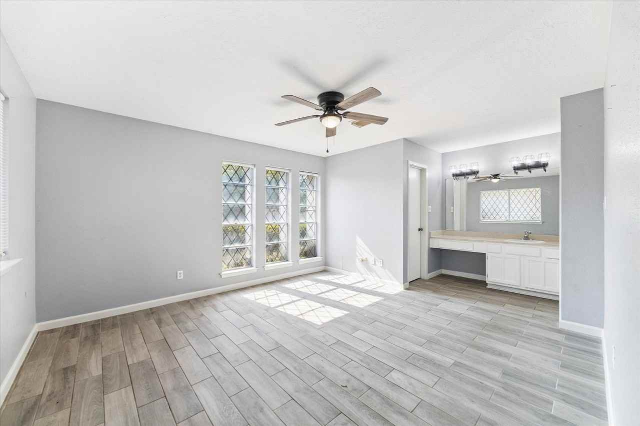 7235 Gallant Glen Ln - Photo 5 of 10