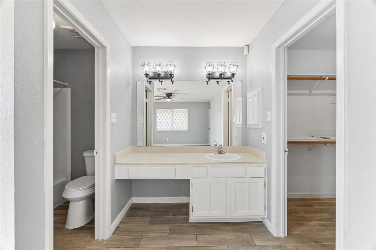 7235 Gallant Glen Ln - Photo 6 of 10