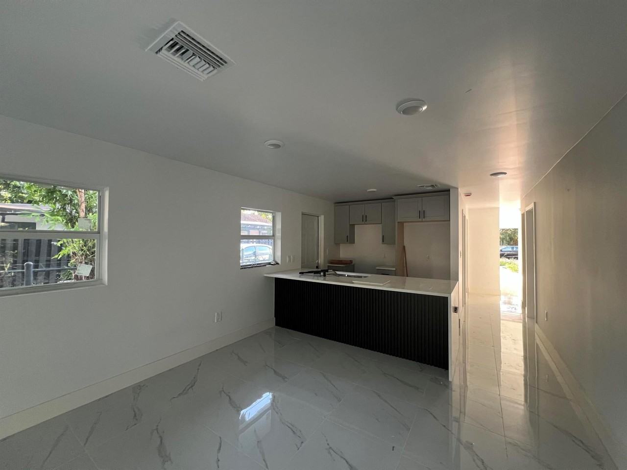 828 South B Street - Photo 3 of 16