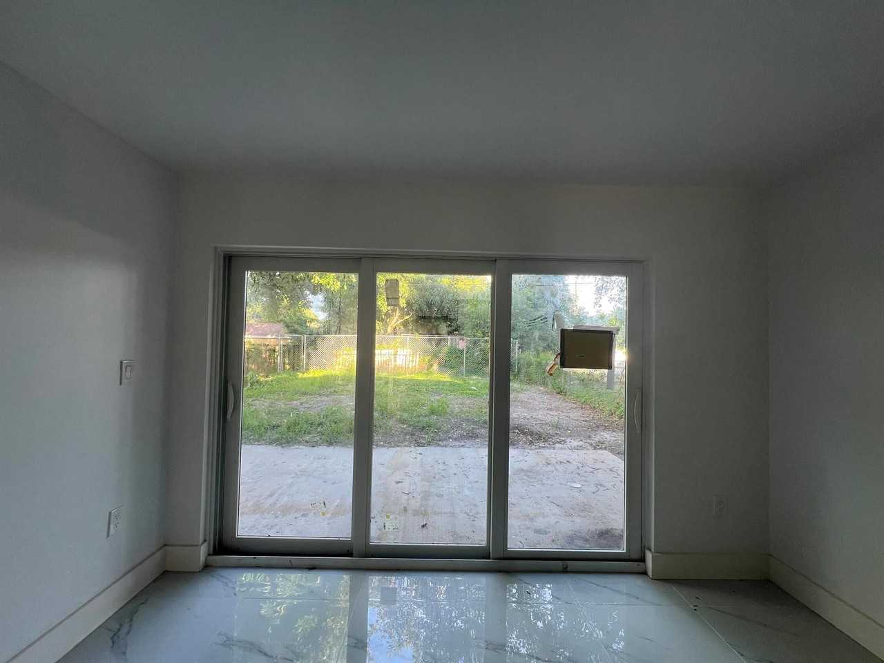 828 South B Street - Photo 4 of 16