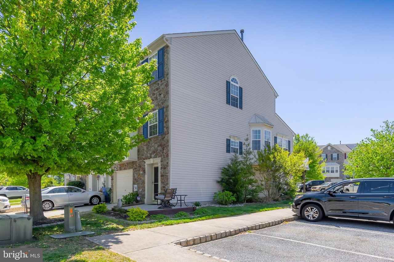 18 Shoemaker Dr - Photo 3 of 22