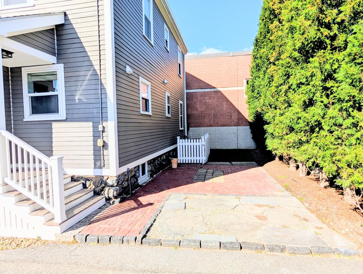 9 Wall St - Photo 3 of 23