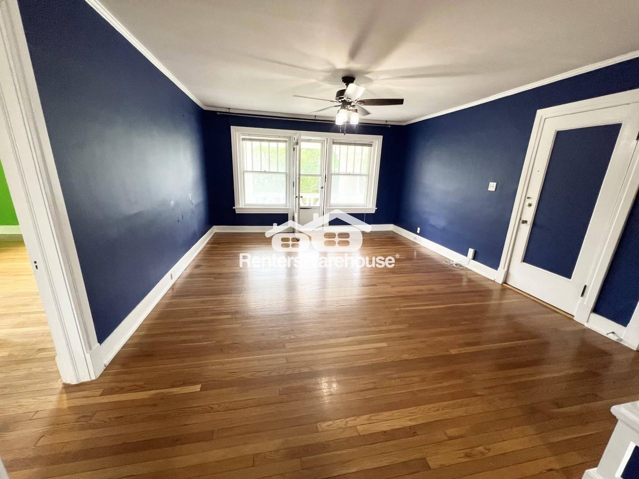 406 E 43rd St #3E - Photo 3 of 18