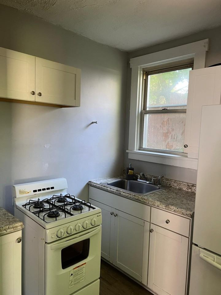 749 Hampshire Avenue #749 - Photo 3 of 5