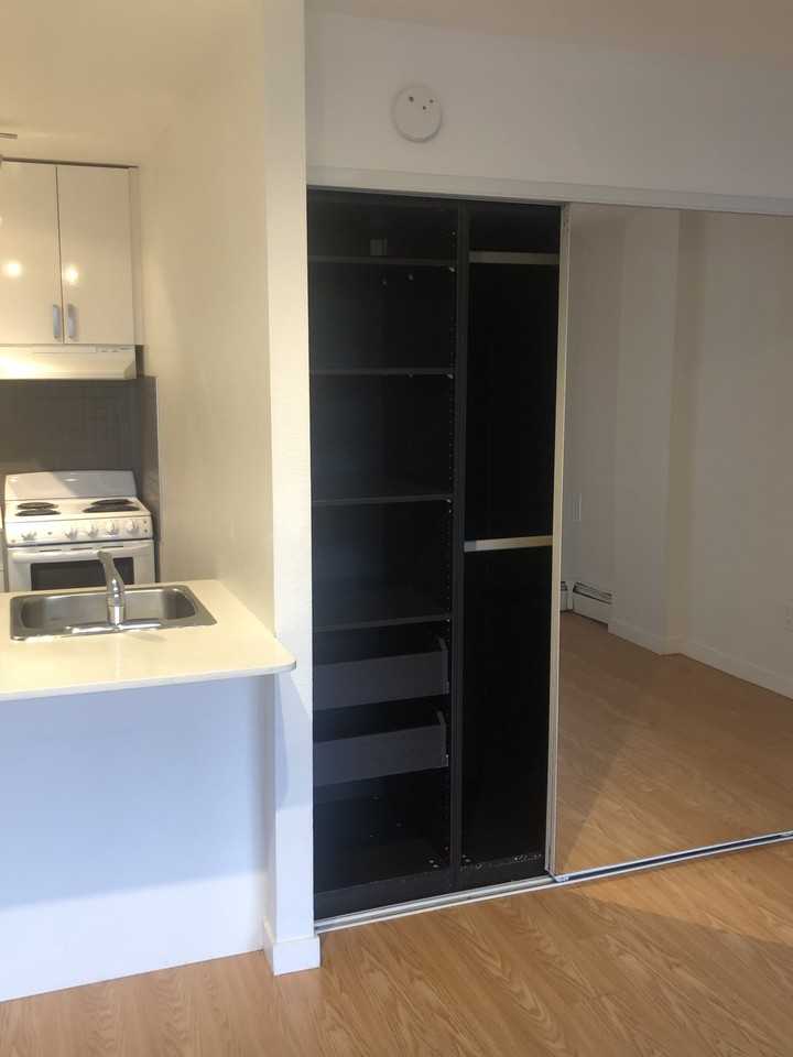 Burrard St & Drake St #413 - Photo 2 of 7