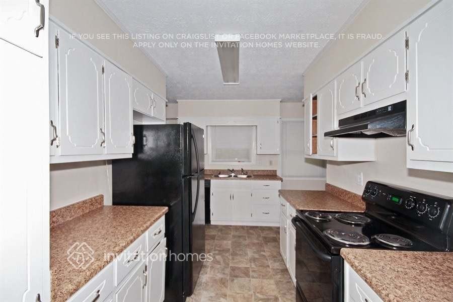 4134 Sweet Water Lane - Photo 4 of 13