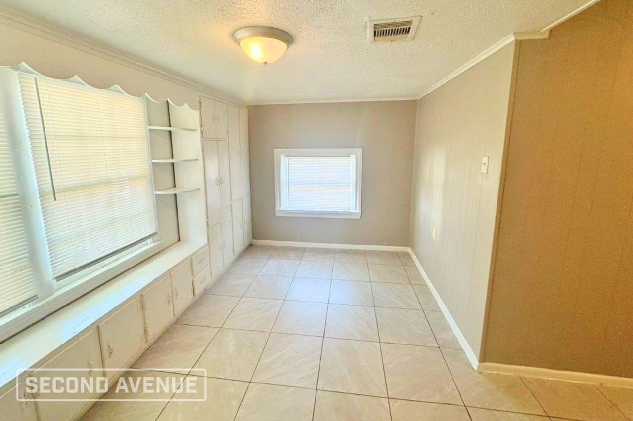 501 18th Avenue North - Photo 3 of 11