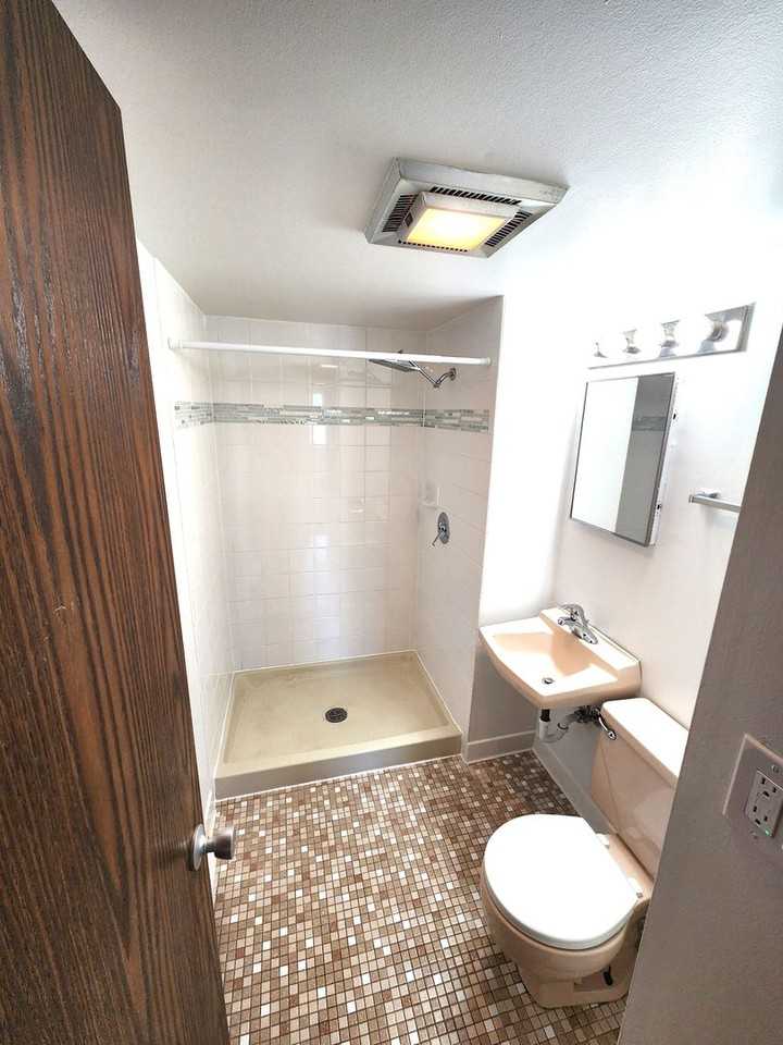 JER & Associates 4900-70 - Photo 4 of 23