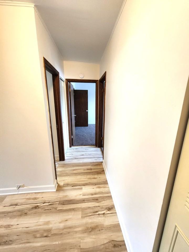 JER & Associates 4900-70 - Photo 6 of 23