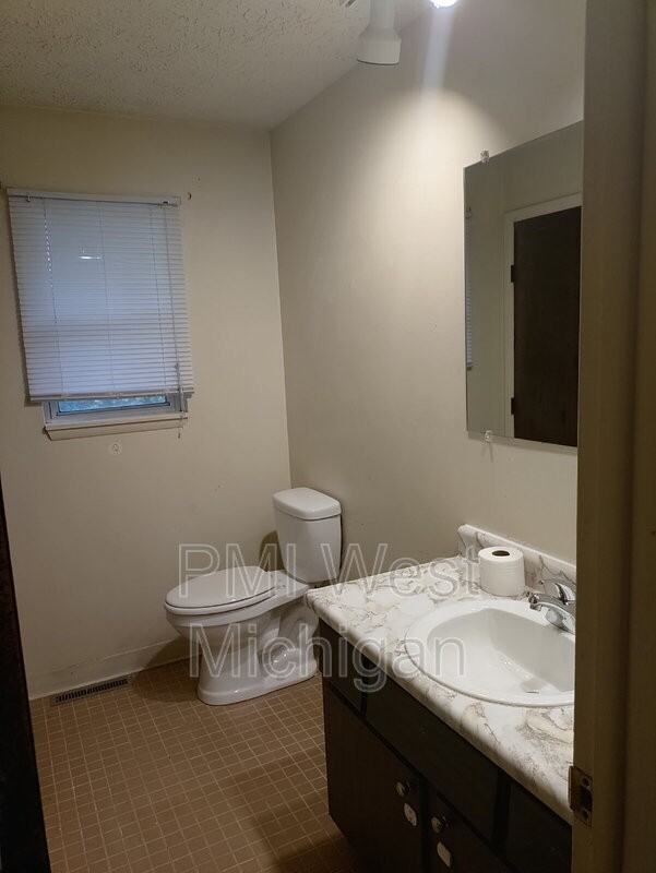 4258 Bond Ave #2 - Photo 7 of 14