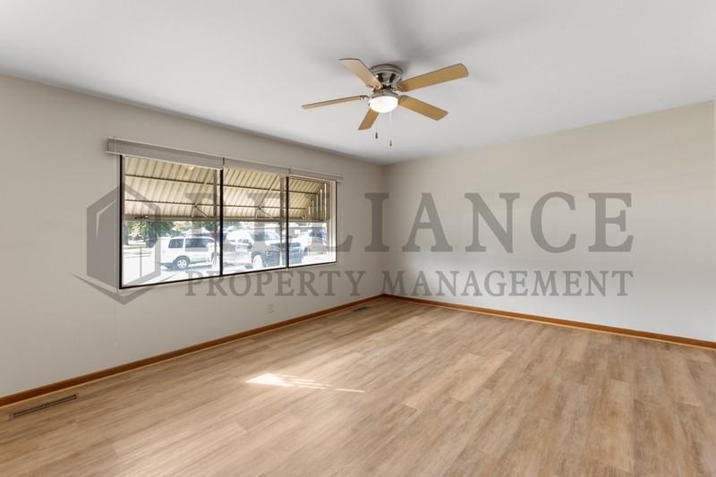 2532 N Amidon Ave - Photo 5 of 23