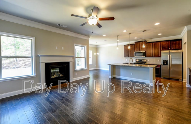 2091 Harvester Ln - Photo 3 of 6