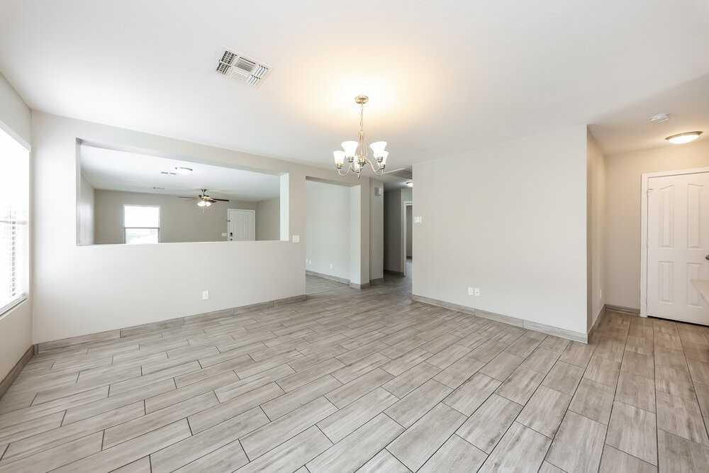 11522 W Wethersfield Rd - Photo 6 of 16