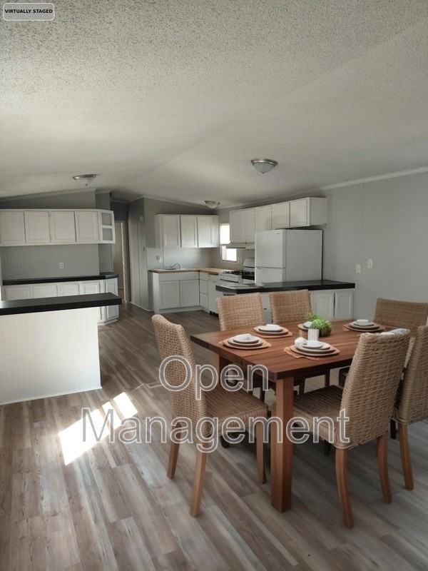 301 Mantle Ave - Photo 5 of 17