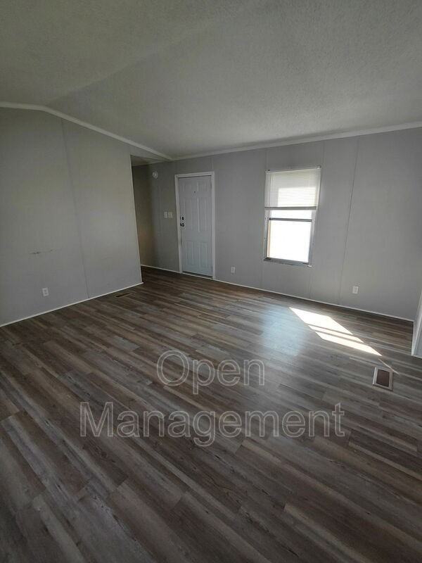 301 Mantle Ave - Photo 6 of 17