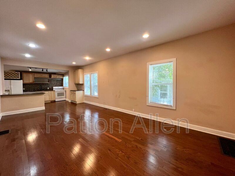 114 Clingman Ave - Photo 3 of 19