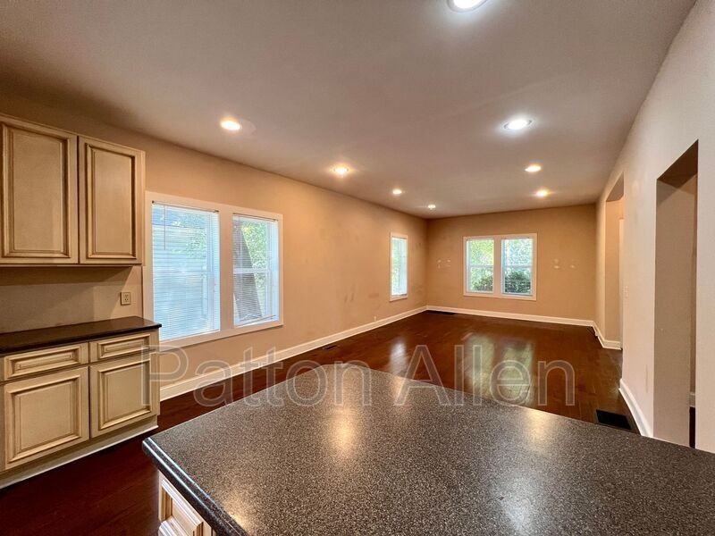 114 Clingman Ave - Photo 7 of 19