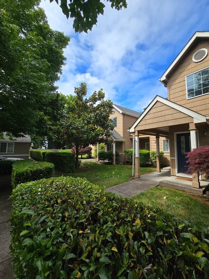 2924 Matt Dr - Photo 3 of 21