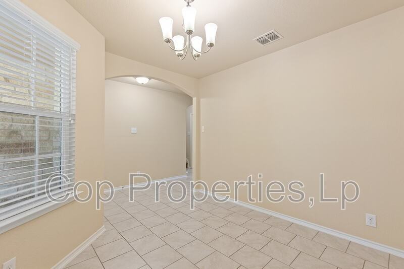 12110 Kruth Pt - Photo 7 of 38