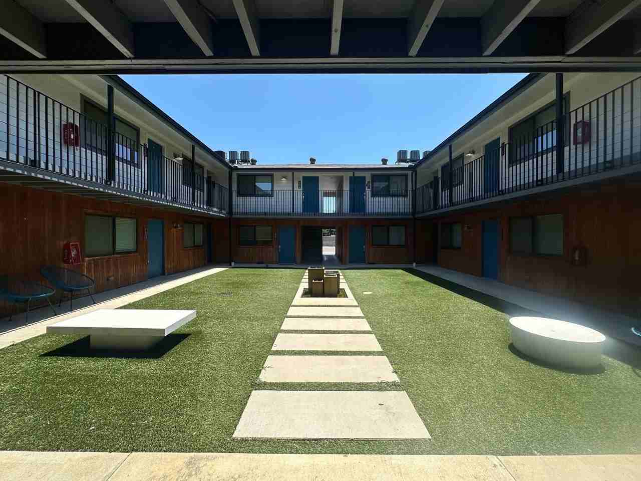 Venice Apartments - Photo 3 of 41