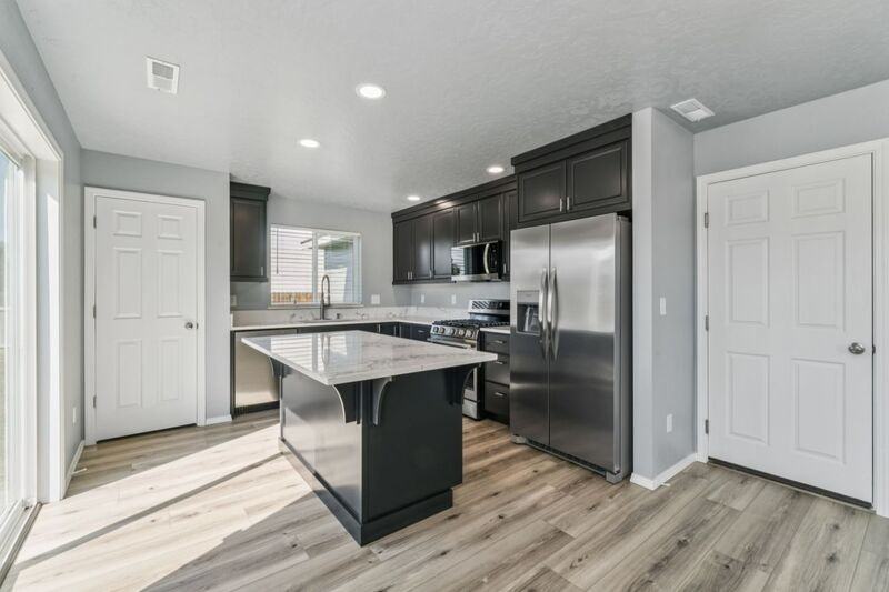 1367 Placerville Ct - Photo 7 of 37