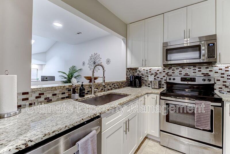 207 Saint Luke Ct - Photo 7 of 37