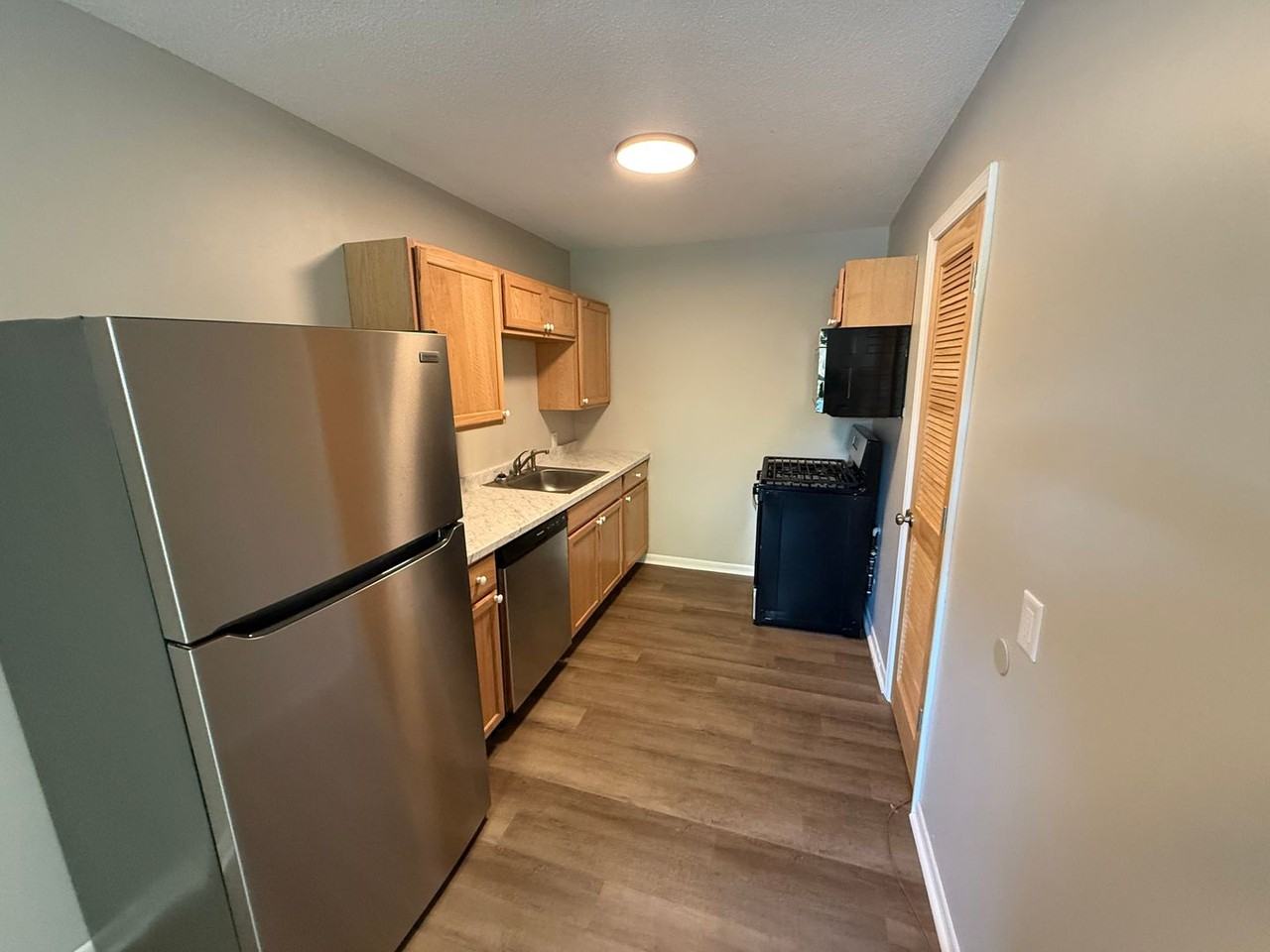 213 N Ann St #6 - Photo 7 of 18