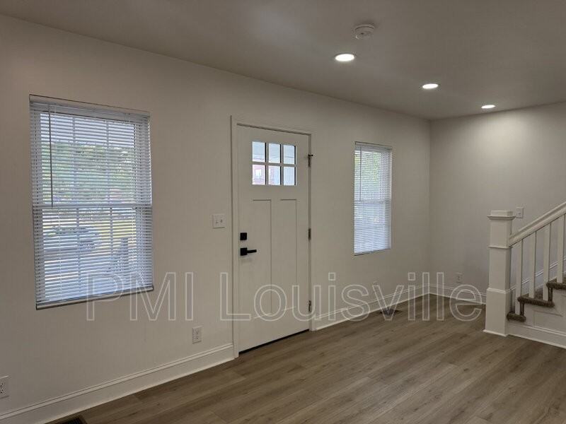 551 Denmark St - Photo 4 of 47