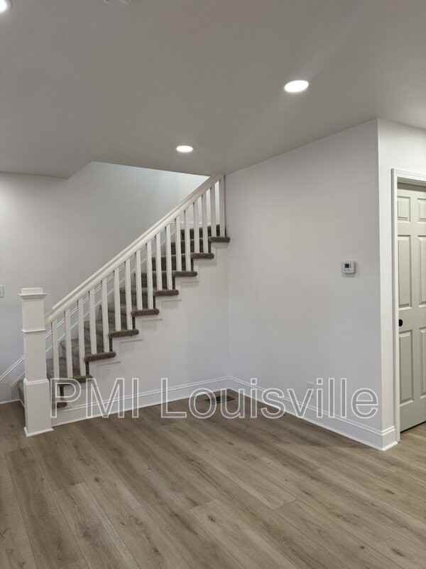 551 Denmark St - Photo 5 of 47