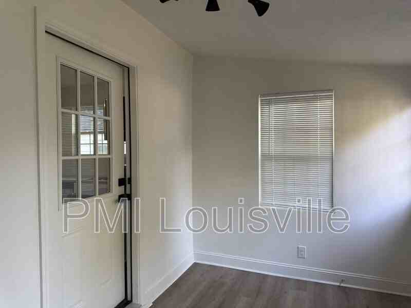 551 Denmark St - Photo 6 of 47