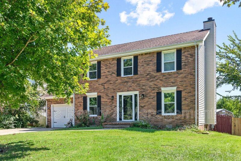 830 Iris Ln - Photo 2 of 30