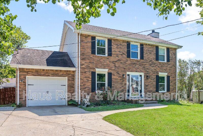 830 Iris Ln - Photo 3 of 30