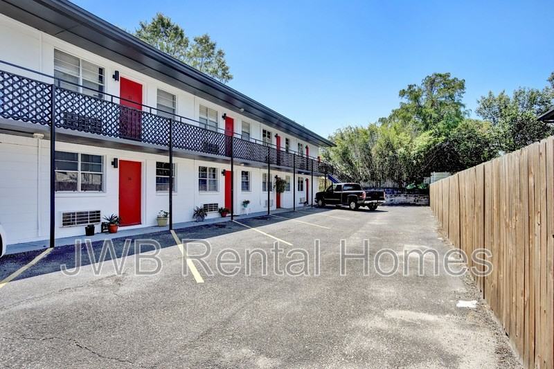 5032 Shirley Ave #24