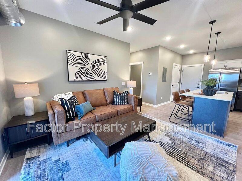 960 N 3rd St #215 - Photo 4 of 8