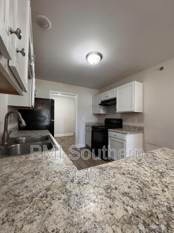 200 Walnut Hill Dr #B - Photo 2 of 31
