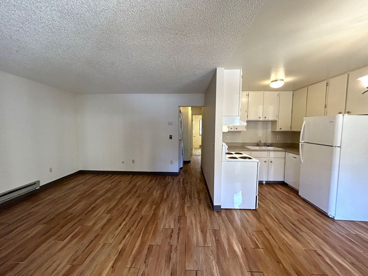 1209 W Plum St Apt A4 - Photo 3 of 15