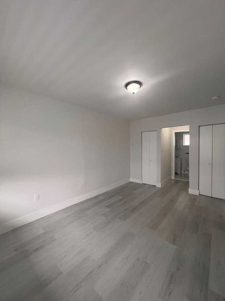 Menores 112533 | Coral Gables (Residential / near Business District – North Ponce/Douglas area) - Photo 6 of 34