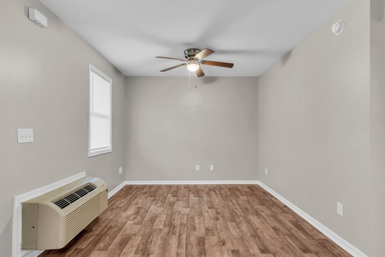 2125 Aberdeen Ave - Photo 2 of 30