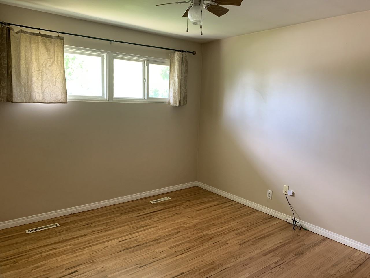 512 32 Avenue Northeast - Photo 4 of 21