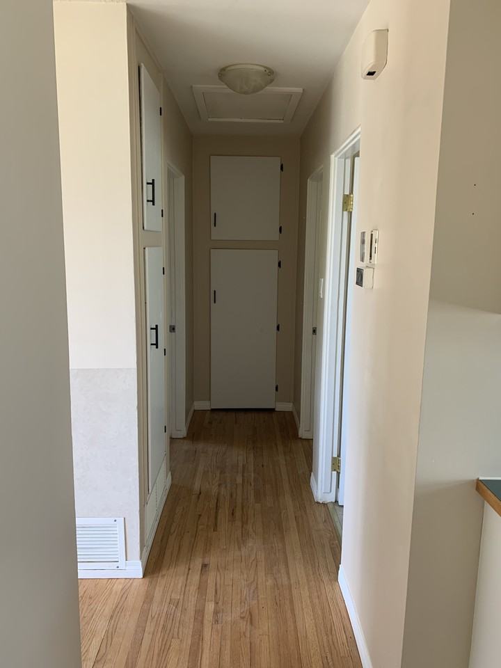 512 32 Avenue Northeast - Photo 7 of 21