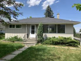 512 32 Avenue Northeast - Photo 1 of 1