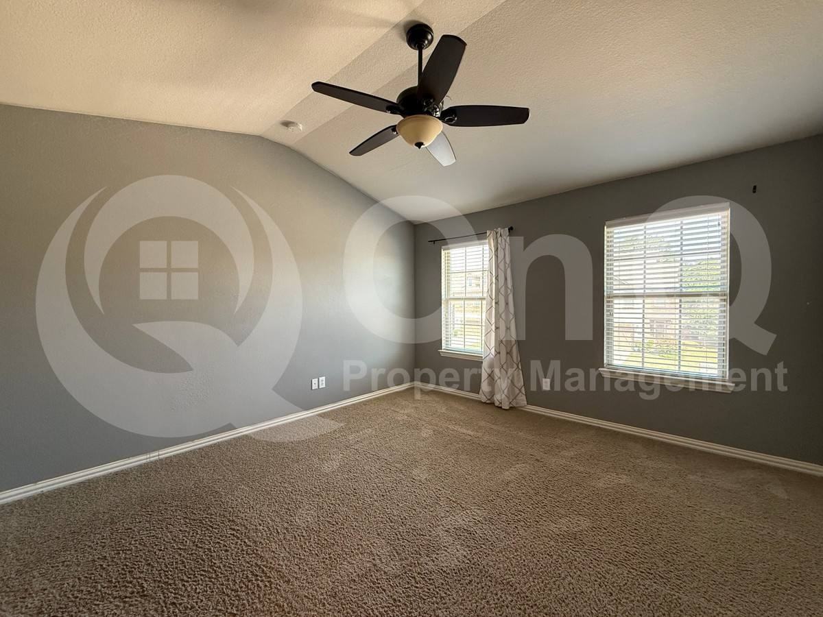 392 Dublin St - Photo 3 of 10