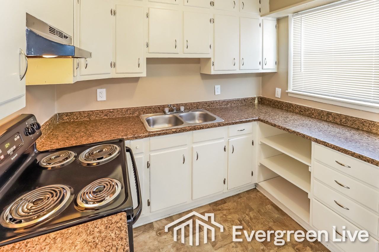 5201 Palmer Dr - Photo 6 of 15